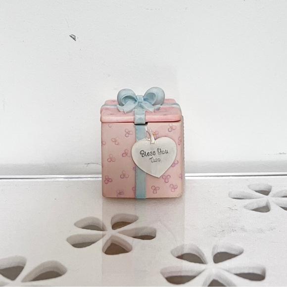 PRECIOUS MOMENTS BRIDE & GROOM "BLESS YOU TWO" TRINKET BOX - Picture 2 of 2